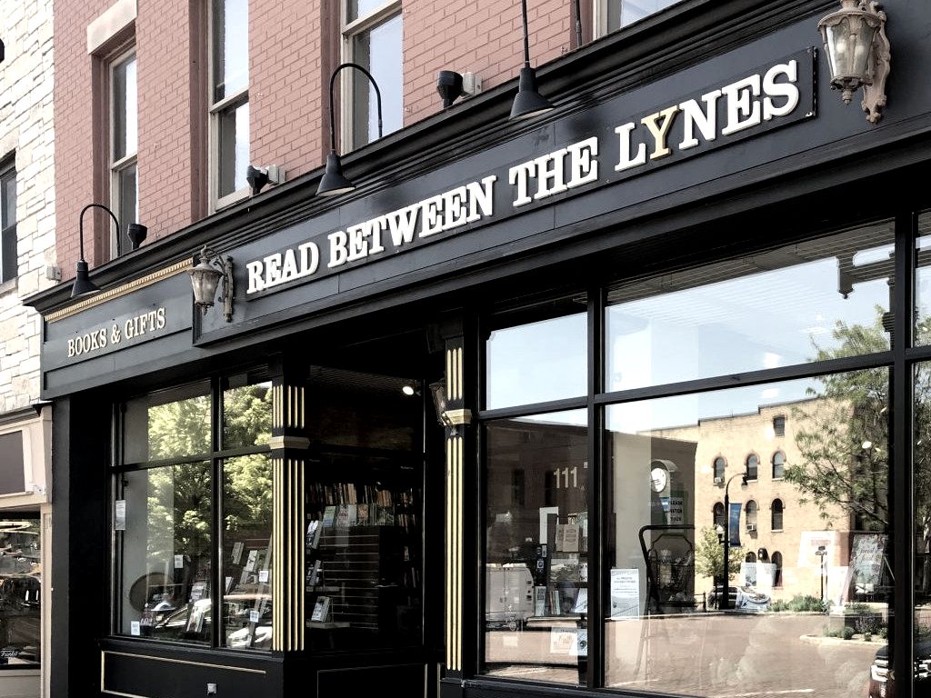 Marquee of the Read Between the Lynes bookstore in Woodstock, Illinois.